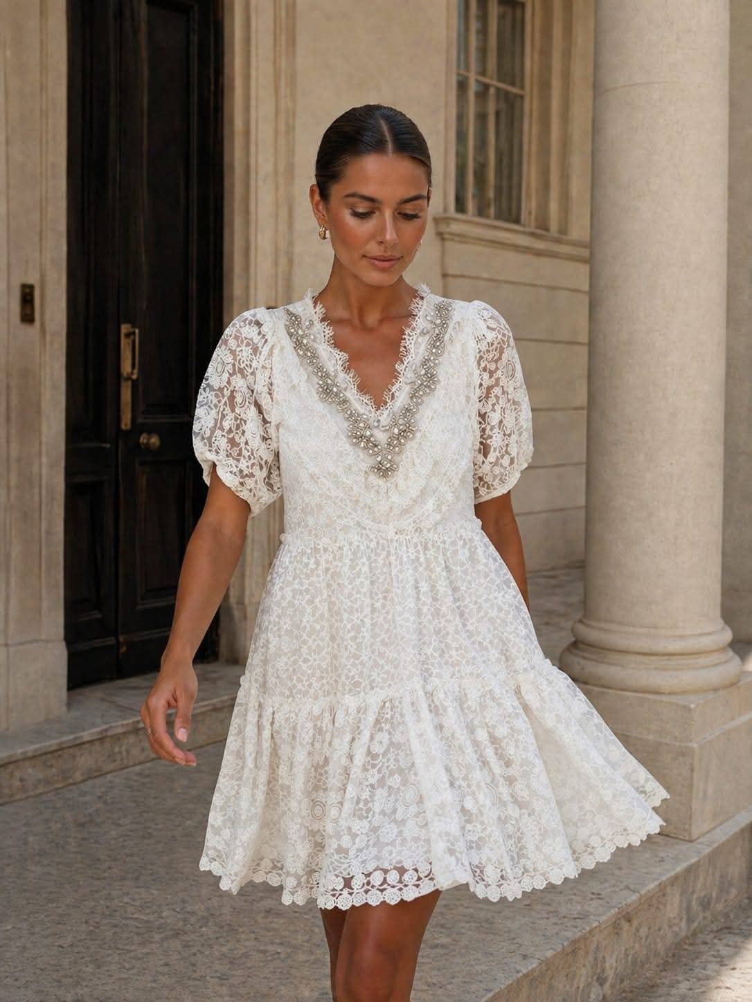 Biała koronkowa sukienka w stylu boho