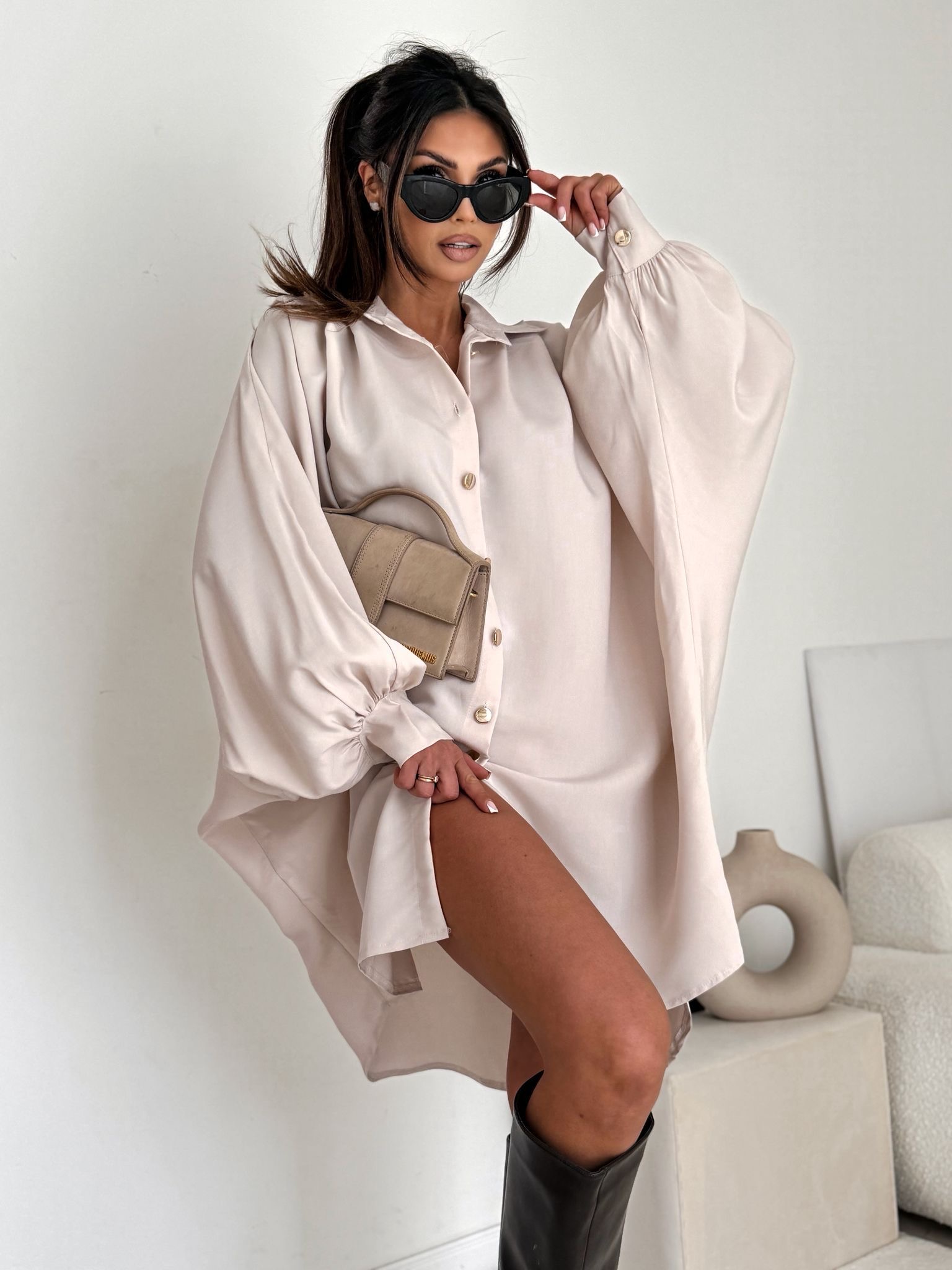 Sukienka koszulowa „Beige Muse’’ -jasny beż